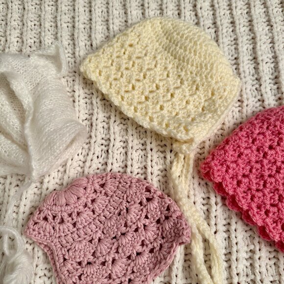 Newborn and 0-3 Months Hand Knitted Baby Bonnets Bundle Lot - Picture 2 of 2